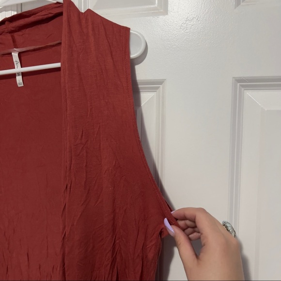 Sleeveless Cardigan - Picture 4 of 4